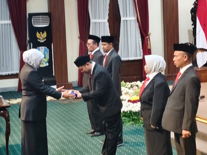 Gubernur Khofifah Lantik Pimpinan BAZNAS Jatim Periode 2026-2031